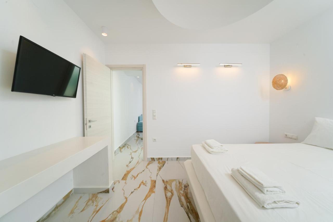 Athina Palace Luxurious Appartments Potos Extérieur photo
